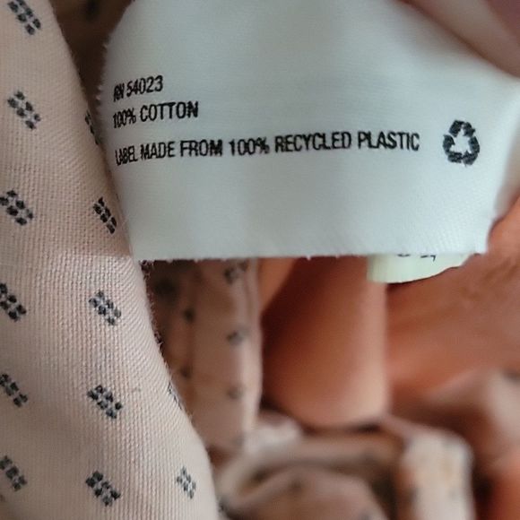 Gap Flat Front At-Knee Short, Size 32 - Picture 5 of 5